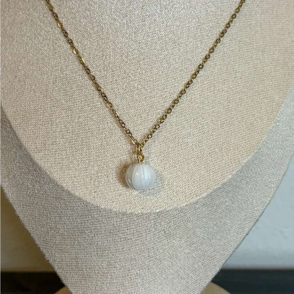 Handmade Onion Necklace - Picture 1 of 6